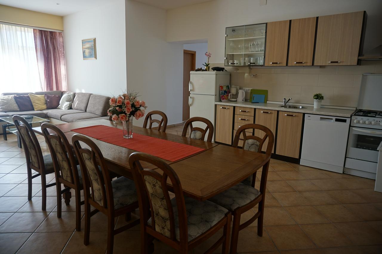 Apartments Ivancic Novi Vinodolski Eksteriør billede